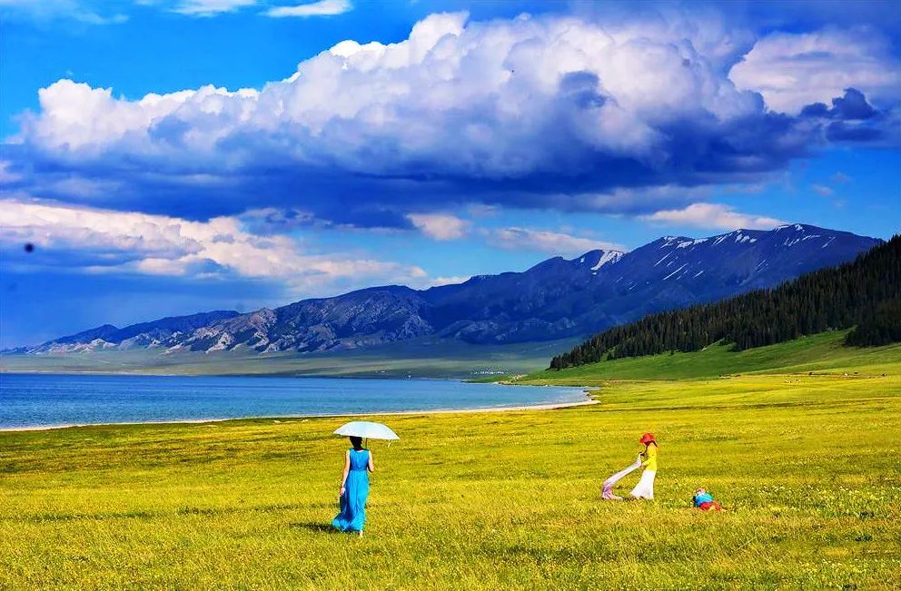 新疆阳光下的友谊之歌