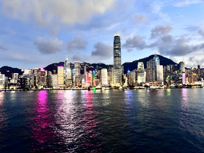 香港，历史长河中的文化瑰宝、经济引擎与未来蓝图