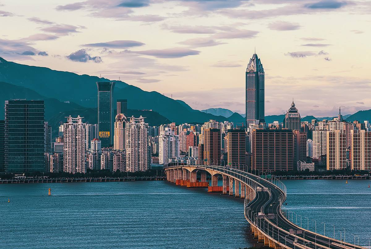 碧海蓝天秦皇岛，绿色家园画卷展新颜